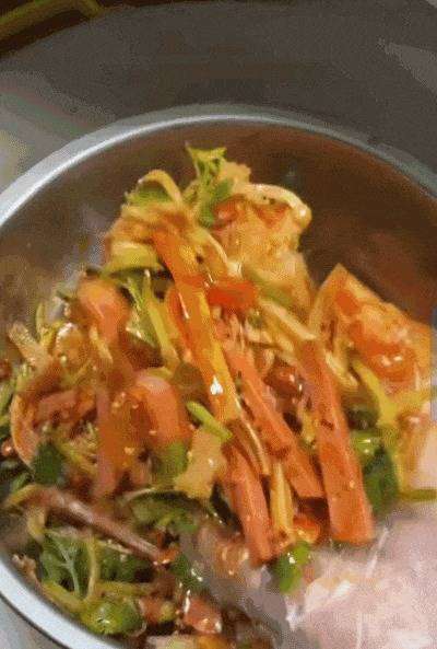 当00后掌管年夜饭