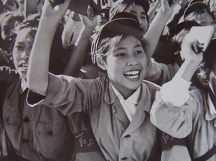 列宁装传入中国,从男装变女装,从流行到销声匿迹其中经历了什么_【快资讯】