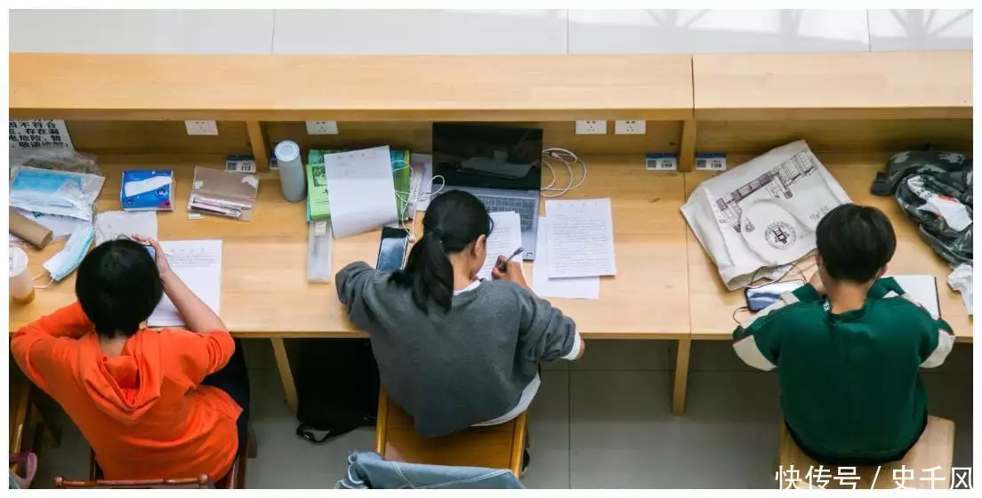 绝了! 长江大学一女生P图骗学校奖学金, 知情人 专业第一、优秀学干如果此人不死,项羽注定是一盘凉菜 绝了! 长江大学一女生P图骗学校奖学金, 知情人 专业第一、优秀学干如果此人不死,项羽注定是一盘凉菜