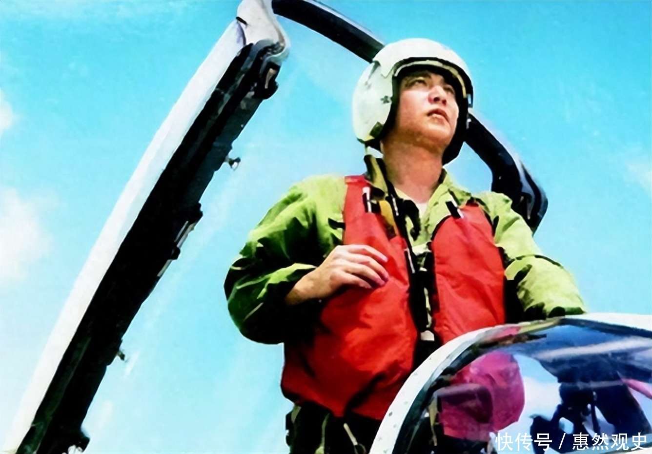 01年飞行员王伟事件:33岁少校对抗美军牺牲,81192响彻云霄_【快资讯】