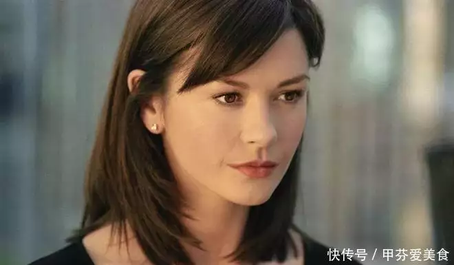 泽塔琼斯:被评“全球美得最惊人的人”,嫁错老公,儿女颜值不错岳飞墓前跪着的4个铁人:除了秦桧,另外三个是谁? 泽塔琼斯:被评“全球美得最惊人的人”,嫁错老公,儿女颜值不错岳飞墓前跪着的4个铁人:除了秦桧,另外三个是谁?