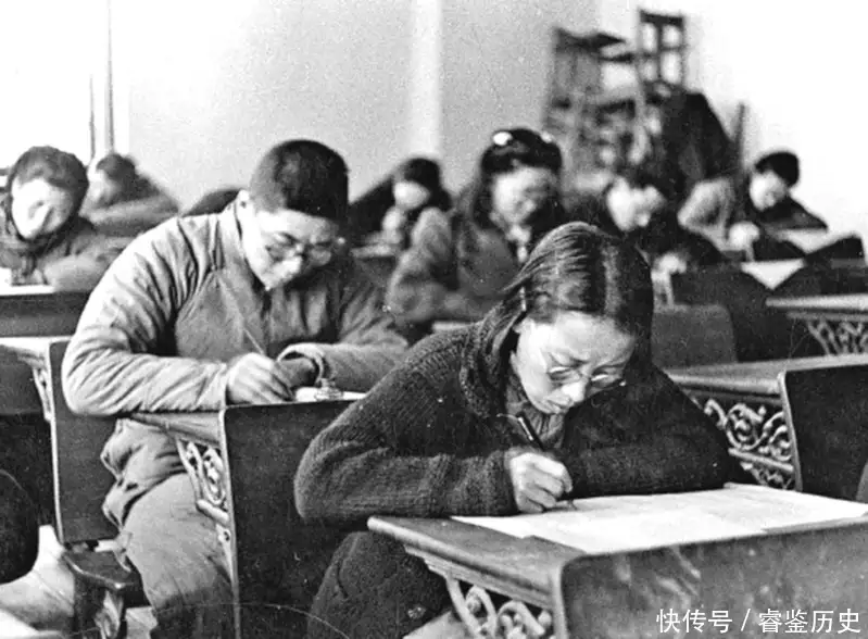 1981年,内蒙古老师花20元给学生买鞋,26年后学生给老师买一套房趣聊三国:千万别被领导当夜壶用了 1981年,内蒙古老师花20元给学生买鞋,26年后学生给老师买一套房趣聊三国:千万别被领导当夜壶用了