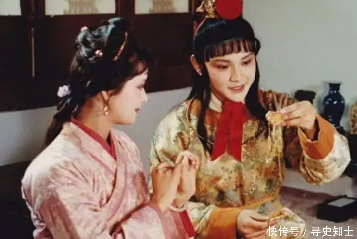 红楼梦中，薛宝钗怀孕后，才明白贾宝玉对林黛玉的爱有多可笑_【快资讯】