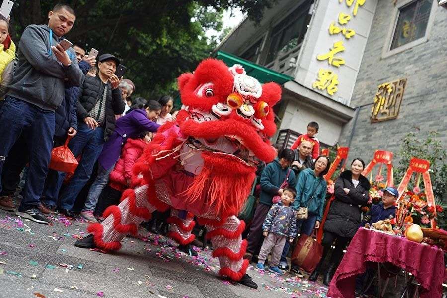 广州醒狮表演教学之舞狮的基本步法_【快资讯】