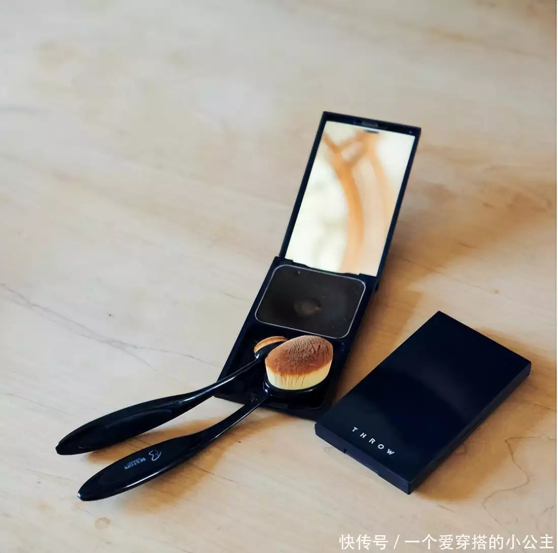 中年阿姨分享：我50岁了，开始学化妆，改变自己，希望还不算太晚女性最佳绝经期已公布，医生：越接近这个年龄或许越健康插图10