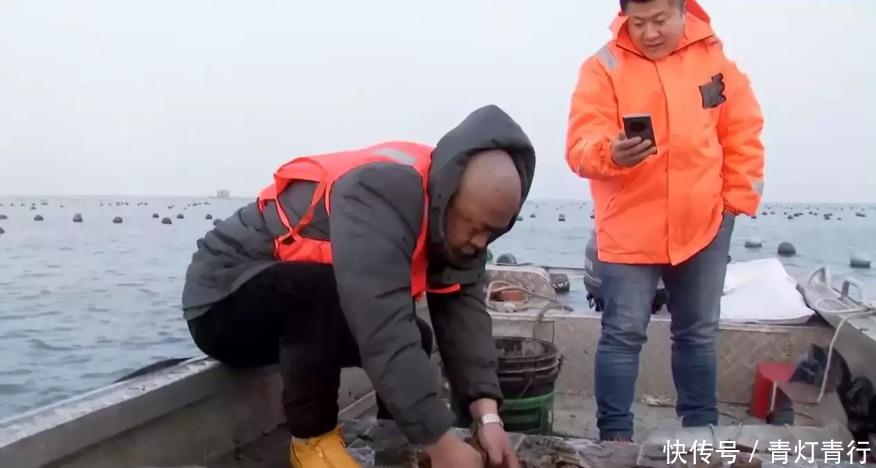 2017年,男子将角蕨石头扔进大海,如今每年坐享上千万“吃播四巨头”现状:2年没俩,尼德直播难忍、胖猴仔为活命减肥(图3) 2017年,男子将角蕨石头扔进大海,如今每年坐享上千万“吃播四巨头”现状:2年没俩,尼德直播难忍、胖猴仔为活命减肥(图3)