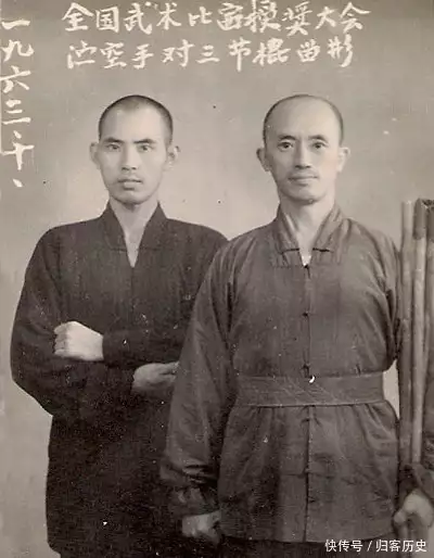一代高僧海灯法师：77岁施展二指禅绝技，任全军武术总教头80年代，当年李连杰还年轻时的照片，身穿一套运动服显得格外青涩