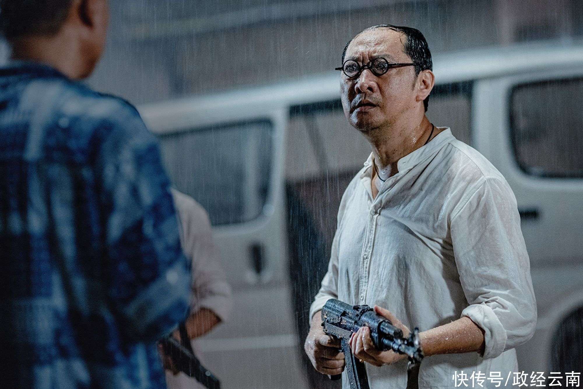 《绝地追击》昆明路演，观众集体感谢武警边防战士无畏守护_【快资讯】