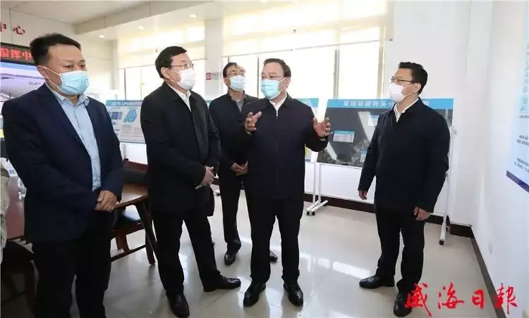 闫剑波考察执法监督休渔准备、船只控管和海上安全工作《水张线翁》中最后一句话，为何被课本T5800？专家：不能给学生看（