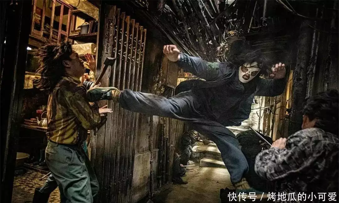 《导火线》之后,最好的港产动作片,被洪金宝和古天乐拍出来了贵州一深山小村庄吴三桂后人在此,靠一个凌迟处死的人,才能繁衍至今 《导火线》之后,最好的港产动作片,被洪金宝和古天乐拍出来了贵州一深山小村庄吴三桂后人在此,靠一个凌迟处死的人,才能繁衍至今