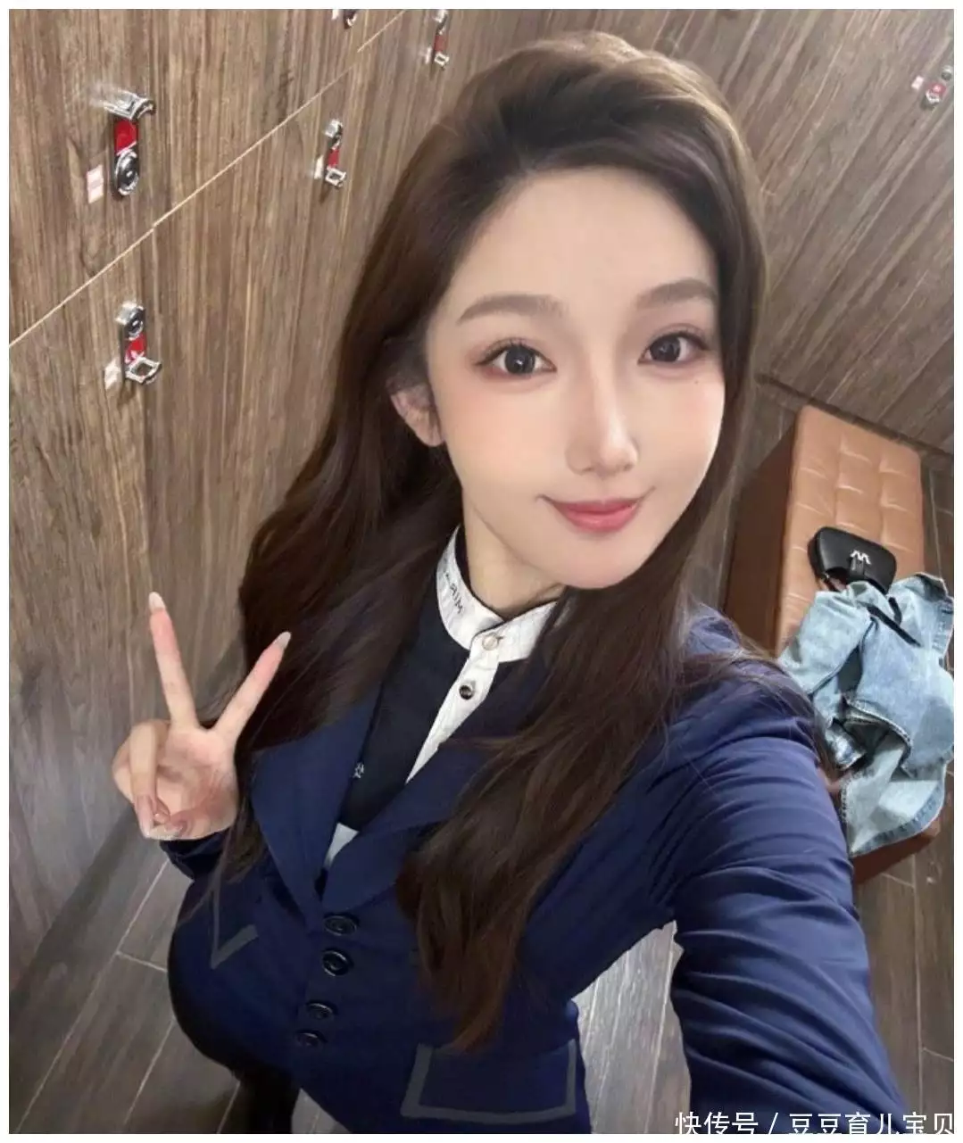 吓人!都美竹回应被举报诈欺影迷20万,借钱不还却偷偷买了别墅女子伴著女同事的手走在路上,被出差回来的丈夫看到:你们很合得来(图2) 吓人!都美竹回应被举报诈欺影迷20万,借钱不还却偷偷买了别墅女子伴著女同事的手走在路上,被出差回来的丈夫看到:你们很合得来(图2)