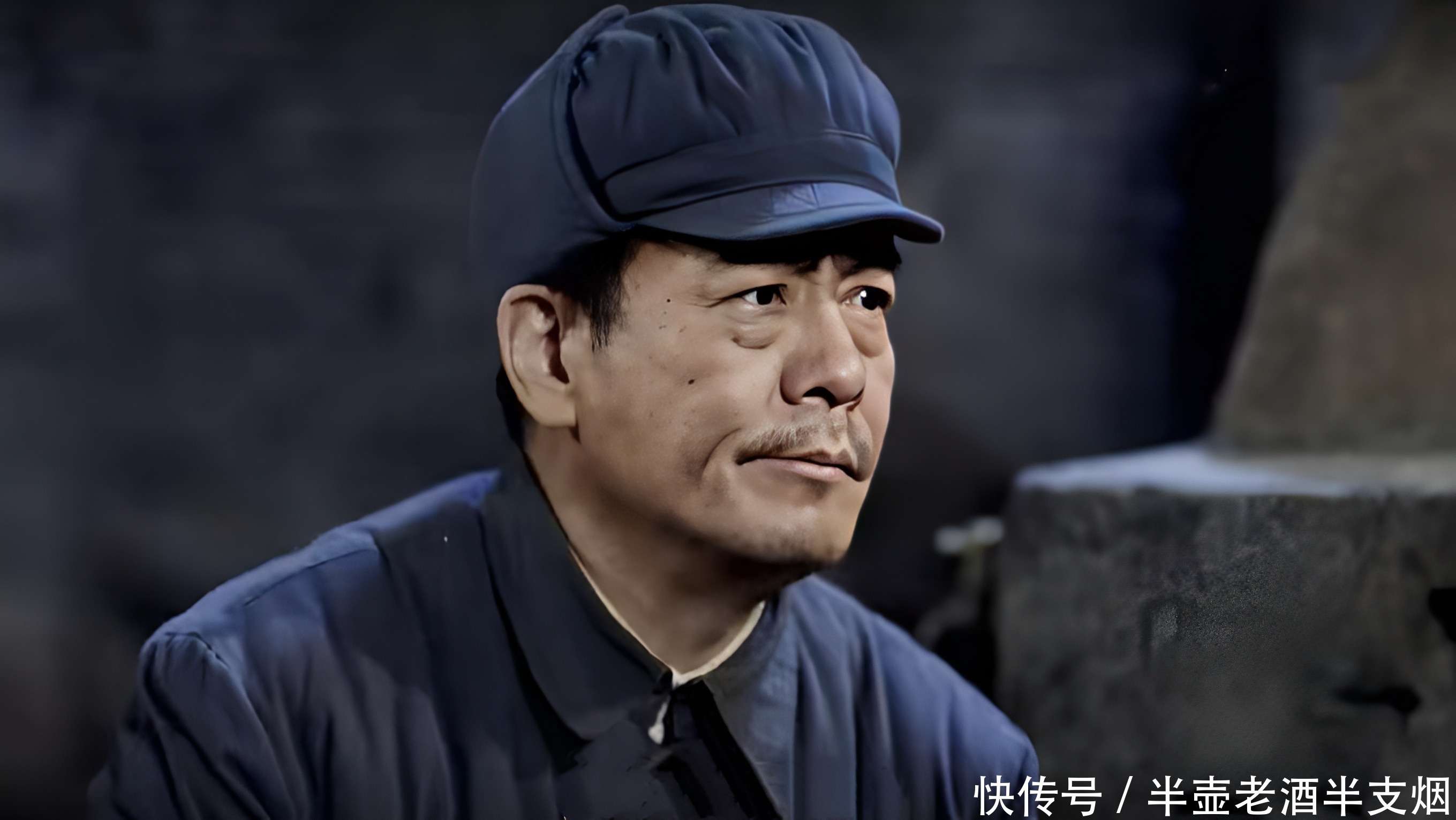 文强亲历川军狱中风云写下狱中杂记:有个江洋大盗欺负我,我打了他一顿,他被就枪毙了_【快资讯】