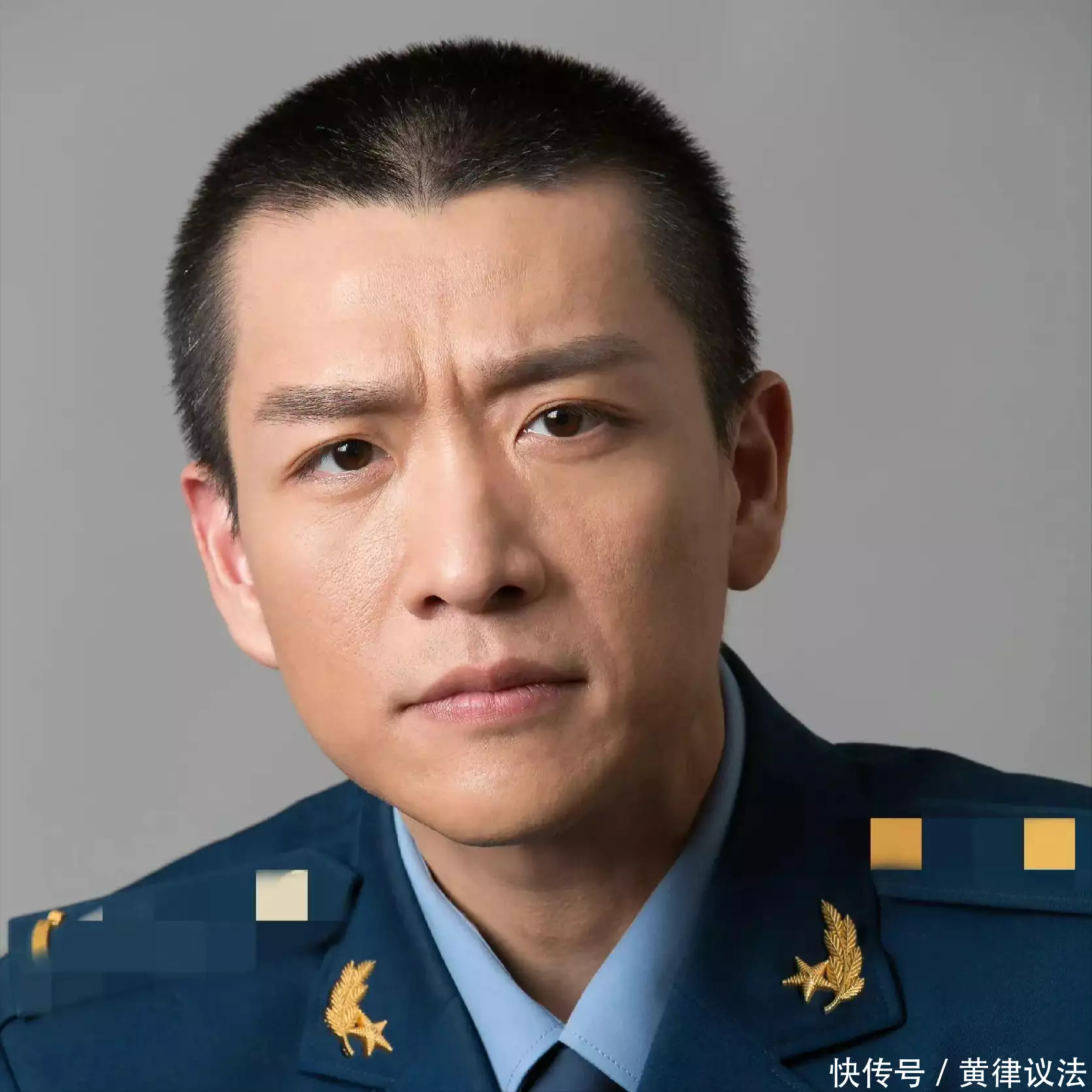 《高歌猛进》老默在上海跑送餐被认出,一天赚200元,评论区道出真相见者有份,半个演艺圈都去的博客电影之夜,评审委员结果又水又尴尬(图16) 《高歌猛进》老默在上海跑送餐被认出,一天赚200元,评论区道出真相见者有份,半个演艺圈都去的博客电影之夜,评审委员结果又水又尴尬(图16)