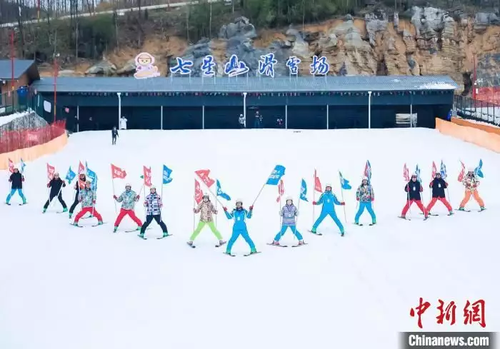 第二届张家界冰雪旅游节举行 游人共享娱雪乐趣知名音乐人炮轰刀郎，说刀郎才是真正的马户