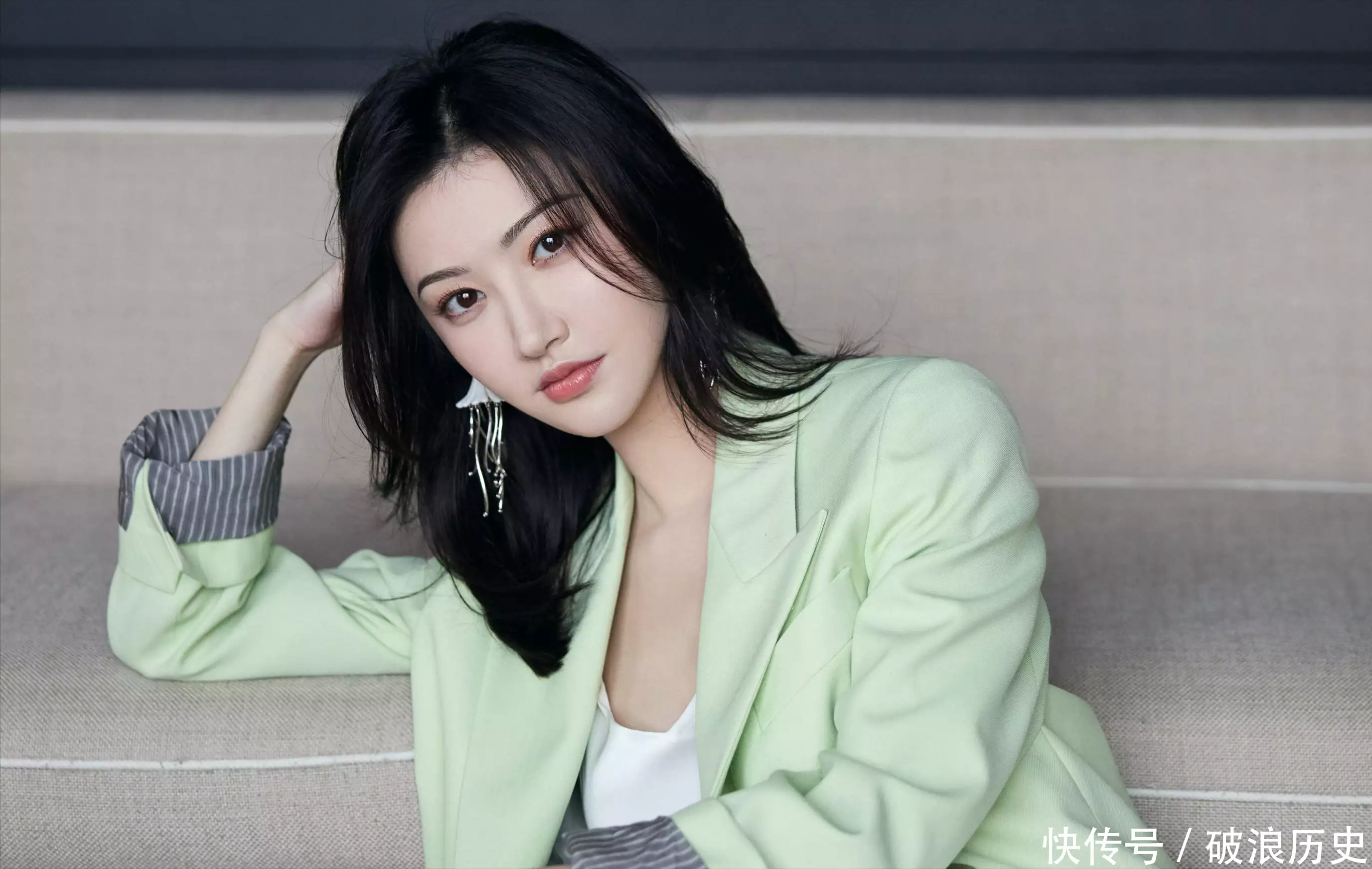 成都供卵机构有哪些（被曝私密照、终生不孕、孤独终老，这6位女星被渣男坑惨了明星在资本面前有多卑微？杨颖被摸胸抱起，林更新被怒骂不敢回嘴）