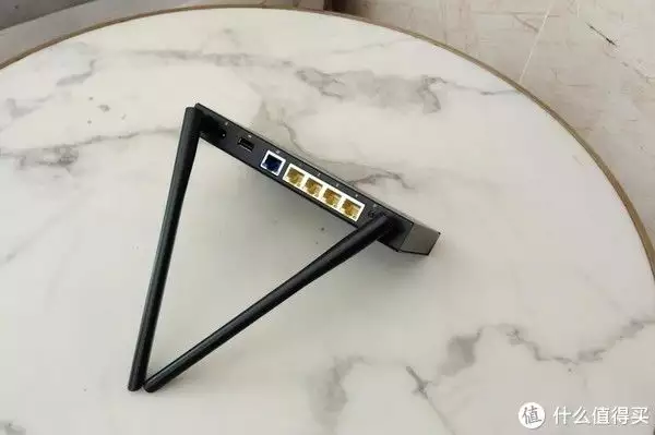 好用不贵的智能组网路由器,插上U盘就是NAS画面太感人!庾澄庆去国外看望儿子,恩利晒视频晒爸爸来了