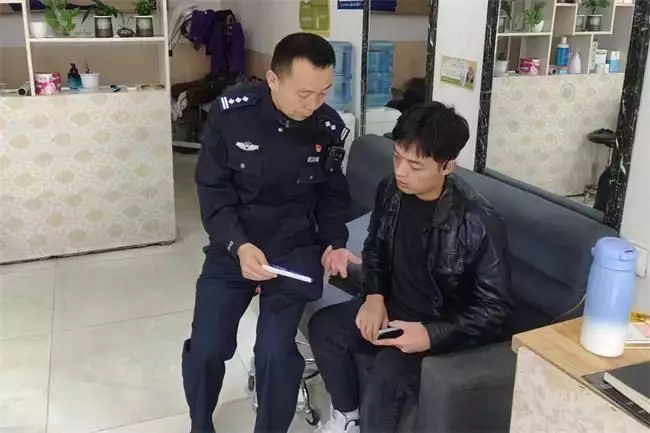 成都新都公安全心守护辖区平安和谐氛围要求中国人向世界道歉，被央视开除的阿丘，现如今的现状咎由自取