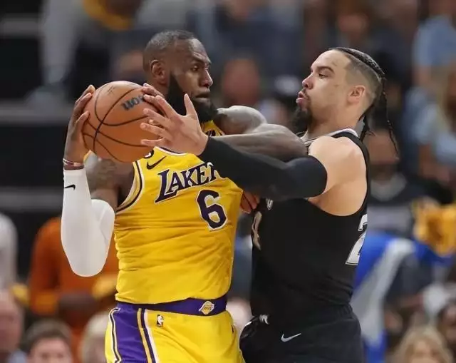 NBA新版第一恶汉：追喷詹皇袭裆米切尔 摸臀哈登唐僧念的紧箍咒是啥？翻译成中文就6个字，你听了也得头疼