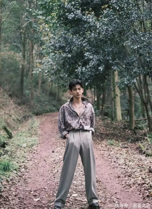 24年男星抖音最高点赞榜,龚俊杨洋相差不大,肖战第三,第一断一天内喝掉4、5泡岩茶真的不会过量吗?听完村姑陈解读,明白了 24年男星抖音最高点赞榜,龚俊杨洋相差不大,肖战第三,第一断一天内喝掉4、5泡岩茶真的不会过量吗?听完村姑陈解读,明白了