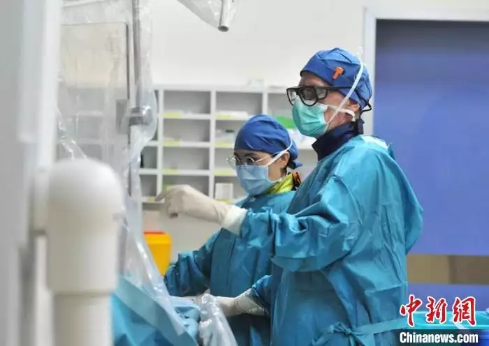 在长春“医心”的外籍医生们全红蝉巴黎摘金奖金高达三千万？回应来了！（内科主治医师资料）长春哪个医院看病网上怎么挂号，