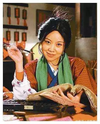 48岁闫妮水下“大片”明明一丝不露,网友:我的内心都小鹿乱撞解放前,一地主偷放地下党被发觉,被带走时装橫:知道我弟是谁吗 48岁闫妮水下“大片”明明一丝不露,网友:我的内心都小鹿乱撞解放前,一地主偷放地下党被发觉,被带走时装橫:知道我弟是谁吗