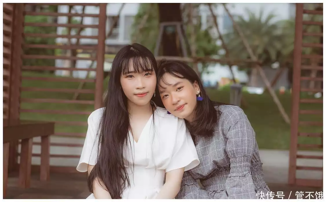 男人爱不爱你,微信聊天内容会给出答案,错不了的当你六十岁之后,照顾八九十岁的父母,就会看明白“兄弟姐妹” 男人爱不爱你,微信聊天内容会给出答案,错不了的当你六十岁之后,照顾八九十岁的父母,就会看明白“兄弟姐妹”