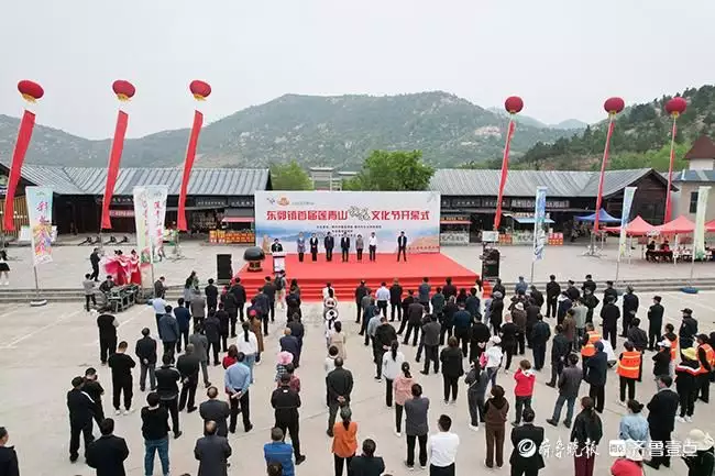 “醉”美莲青山“香”约在东郭，东郭镇首届莲青山槐花文化节开幕这一次，44岁的李晨，不再被世界宽容