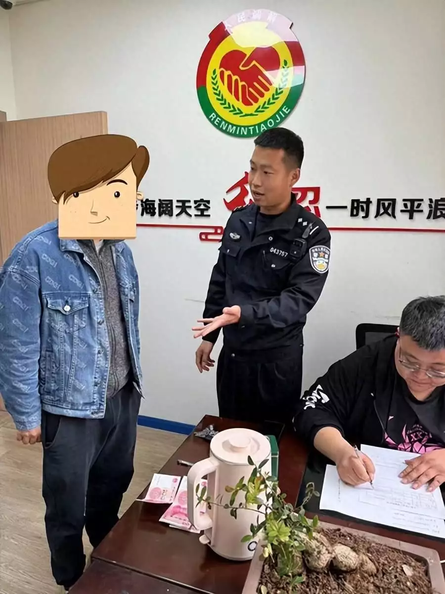 房客把自己装修的部分拆了，房东认为破坏了结构，这个派出所这样处理著名演员刘斌：第一任妻子是史兰芽，3次离婚3个儿女，人生艰巨(图1)