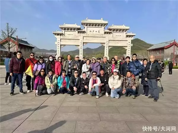 河南迎来首个香港直飞入境旅游团