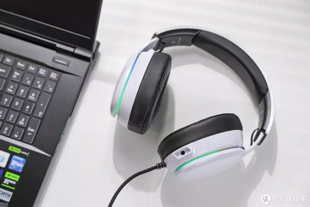 Sora Lris, the name of these seven rainbow game headphones is pretty good？Broadcast article