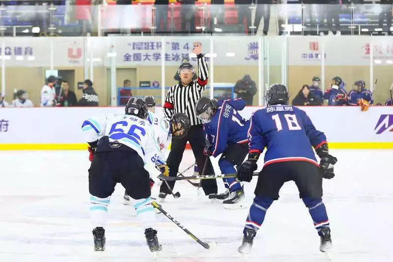 The 4th National University Student Ice Hockey League was unveiled and broadcast in Kangbao County, Zhangjiakou