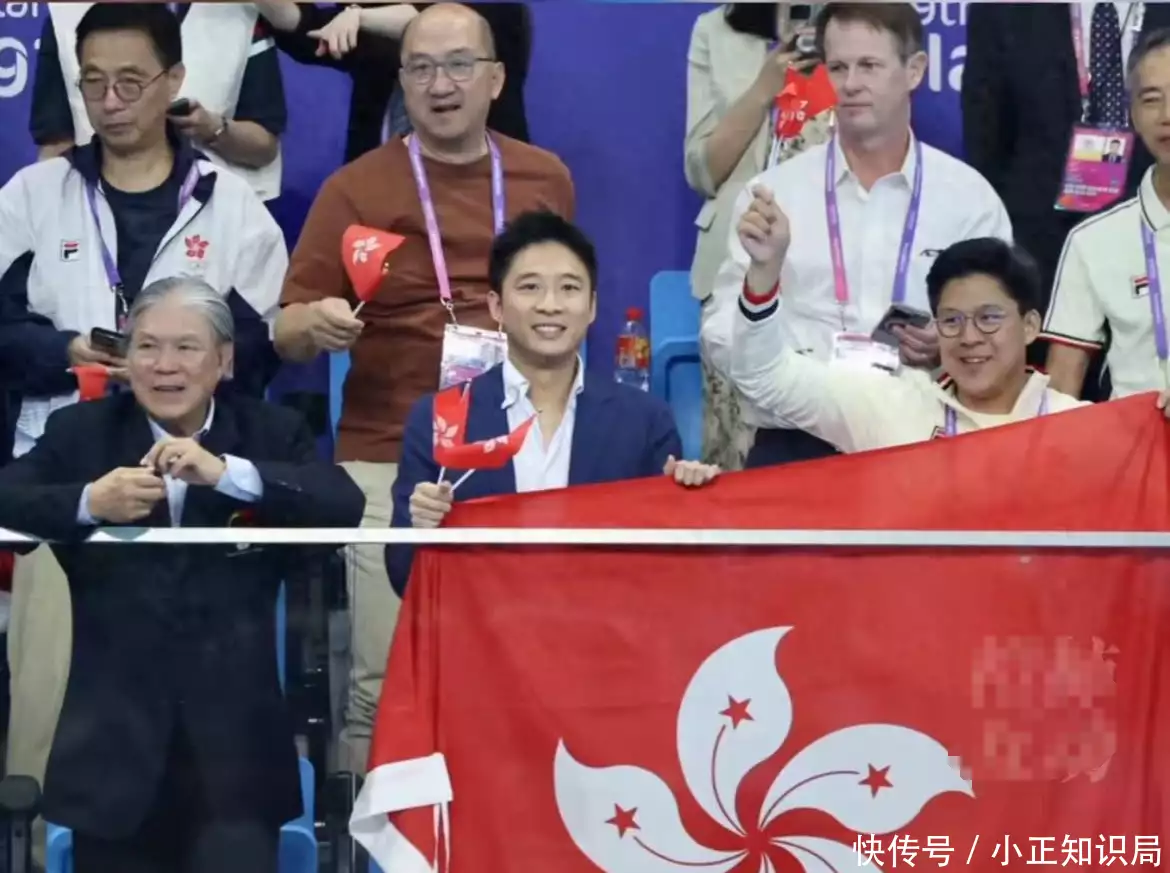 黄惠龄被萌娃夸男朋友很厉害，惊慌失措解释：说清楚不是男朋友是太太当年并用1400张照片，烧掉刘嘉玲、谢霆锋和谢霆锋，现在怎么样了(图19)