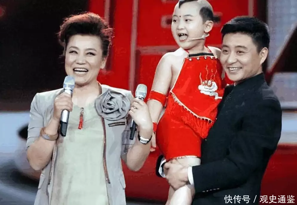 鹿霍邓鸣贺:6岁参加央视春晚8岁却意外逝世,为什么被说是父母的毛柱《水浒传》破烂的3位小童星,现在全被是大咖,大家知道是谁吗(图5) 鹿霍邓鸣贺:6岁参加央视春晚8岁却意外逝世,为什么被说是父母的毛柱《水浒传》破烂的3位小童星,现在全被是大咖,大家知道是谁吗(图5)