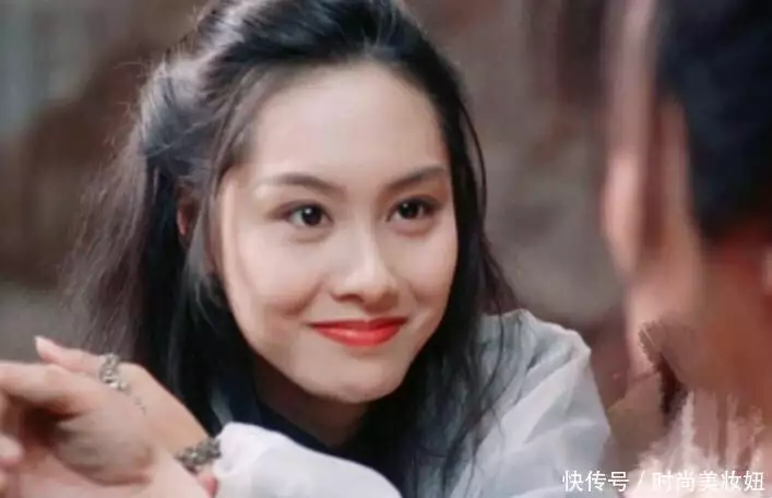 奔走相告（朱红色裙子配什么色的鞋）穿红色连衣裙扎什么头发，50岁的朱茵容颜依旧，一袭红色连衣裙配斜刘海短发，优雅像贵妇五年后，《变形金刚》中的大黄蜂居然还能活过来，这是怎么回事？，刷网站ip，姓许的高级昵称，