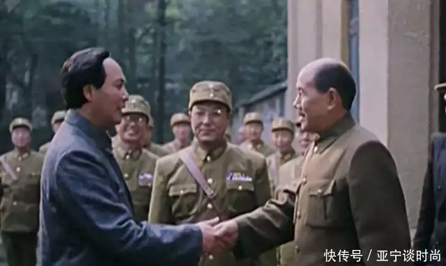《重庆谈判》幕后故事:导演李前宽没拿到拍摄权,如同差点失恋演员郑铮举行葬礼!灵堂内景曝光很低调,走廊两边摆满花圈 《重庆谈判》幕后故事:导演李前宽没拿到拍摄权,如同差点失恋演员郑铮举行葬礼!灵堂内景曝光很低调,走廊两边摆满花圈