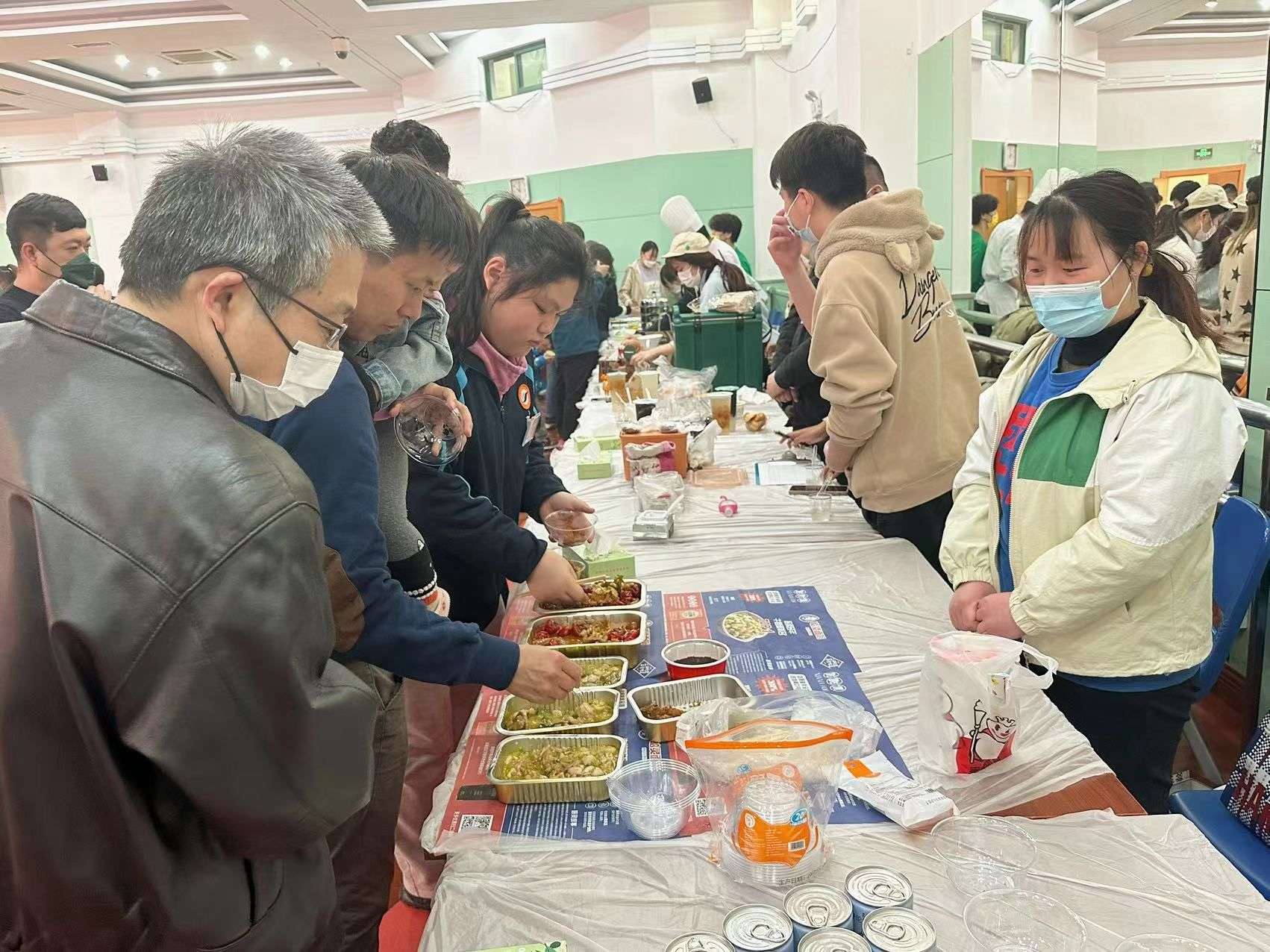美食分享的魅力：从平凡菜肴到精致佳肴的艺术之旅