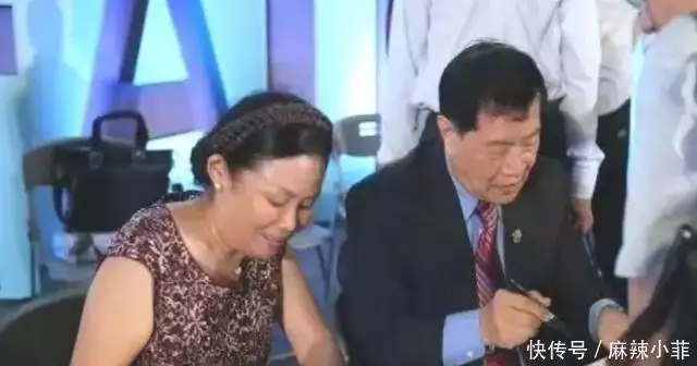 发妻去世16个月,80岁华人神探李昌钰,再娶62岁扬州女富商不会自污的战神白起,终究死于王权和将权的争斗之中 发妻去世16个月,80岁华人神探李昌钰,再娶62岁扬州女富商不会自污的战神白起,终究死于王权和将权的争斗之中