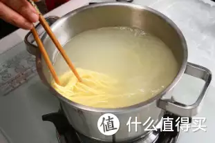 凉面怎么做才好吃（凉面怎么做炸酱面怎么做） 第4张