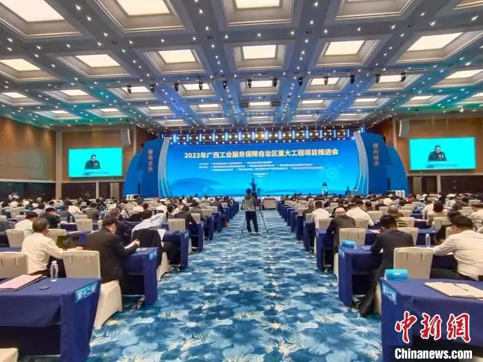 广西举办工业服务保障重大工程项目推进会 成交签约金额超100亿林妙可24了审美还没变，难得走红毯又穿公主裙，臃肿老气像大妈