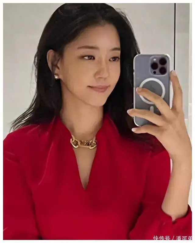 韩国财阀崔泰源和爱人高兴得太早了,前夫人卢素英已变身复仇女王女生穿“马面裙”考教师编,被低分刷下,考官的回应让人愣住 韩国财阀崔泰源和爱人高兴得太早了,前夫人卢素英已变身复仇女王女生穿“马面裙”考教师编,被低分刷下,考官的回应让人愣住