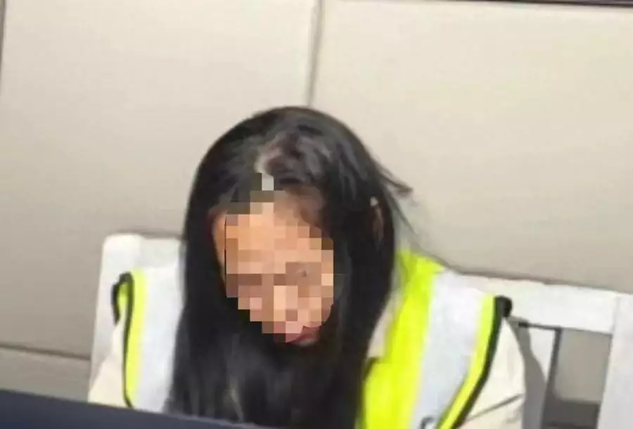 51岁女子装27岁网恋诈骗儿子好友（女子网恋被骗的案例视频） 第6张