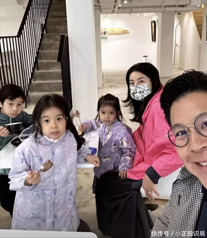 黄惠龄被萌娃夸男朋友很厉害，惊慌失措解释：说清楚不是男朋友是太太当年并用1400张照片，烧掉刘嘉玲、谢霆锋和谢霆锋，现在怎么样了(图23)