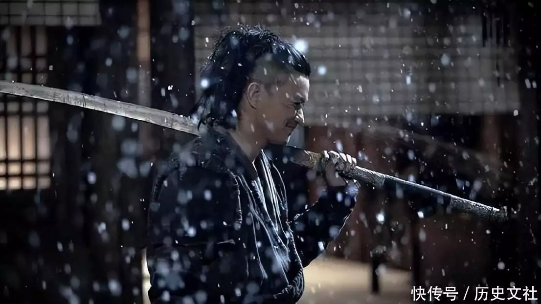 《绣春刀》:“绣春刀、飞鱼服”中国武侠片的崛起陈小春在长沙面馆吃面配大蒜惊呆粉丝,还被小男孩喊小春哥哥 《绣春刀》:“绣春刀、飞鱼服”中国武侠片的崛起陈小春在长沙面馆吃面配大蒜惊呆粉丝,还被小男孩喊小春哥哥