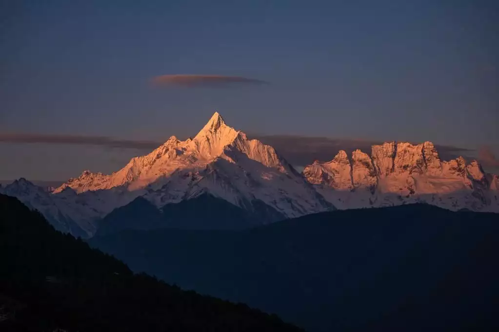 云南梅里雪山景区飞来寺、金沙江大湾观景平台免费开放