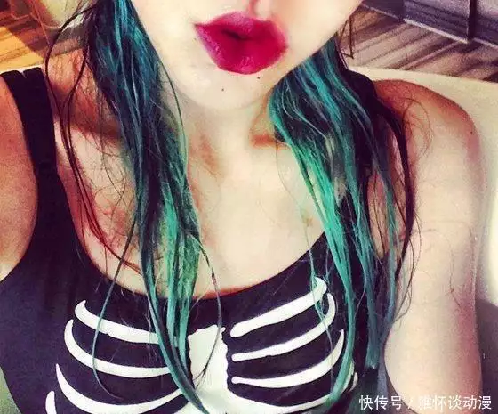 代言人费曾高达上亿的吴莫愁现在如何?挣钱表演冒险?不出色就输球四川一儿子惹恼怀京籍的妈妈,老公冒险欲很强,一顿操作笑喷网友(图7) 代言人费曾高达上亿的吴莫愁现在如何?挣钱表演冒险?不出色就输球四川一儿子惹恼怀京籍的妈妈,老公冒险欲很强,一顿操作笑喷网友(图7)