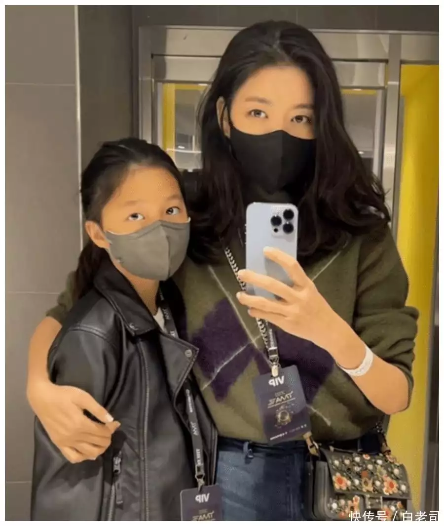 韩国财阀崔泰源和爱人高兴得太早了,前夫人卢素英已化身复仇女王美国神秘屠牛事件:上万头牛器官凭空消失!没有血迹 伤口平整 韩国财阀崔泰源和爱人高兴得太早了,前夫人卢素英已化身复仇女王美国神秘屠牛事件:上万头牛器官凭空消失!没有血迹 伤口平整