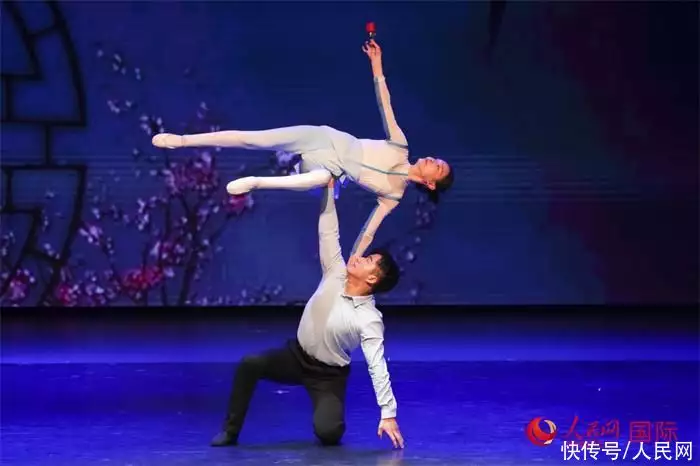 “欢乐春节”之2024新疆文化和旅游海外推广周举办