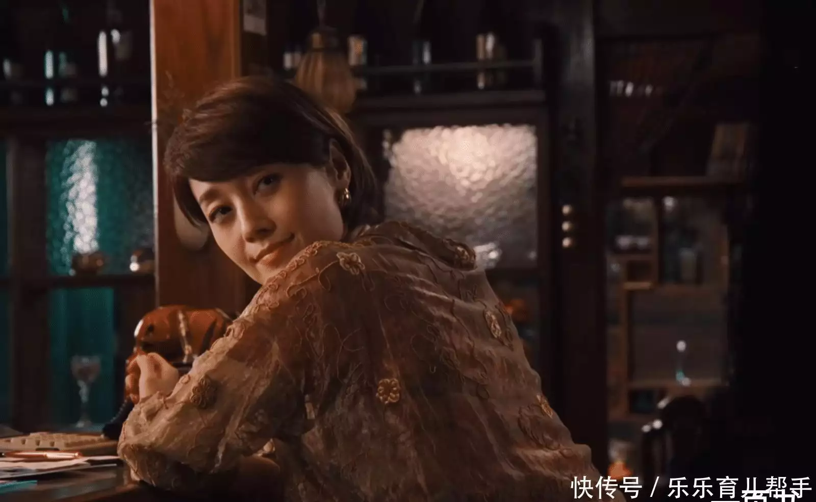 《芬芳》爷叔为何要叫玲子讨债鬼?原因出炉,宝总不选玲子是对的姚居德撞衫杨超越,相差三岁差别大,年纪小就是有优势,你更喜欢谁?(图22) 《芬芳》爷叔为何要叫玲子讨债鬼?原因出炉,宝总不选玲子是对的姚居德撞衫杨超越,相差三岁差别大,年纪小就是有优势,你更喜欢谁?(图22)