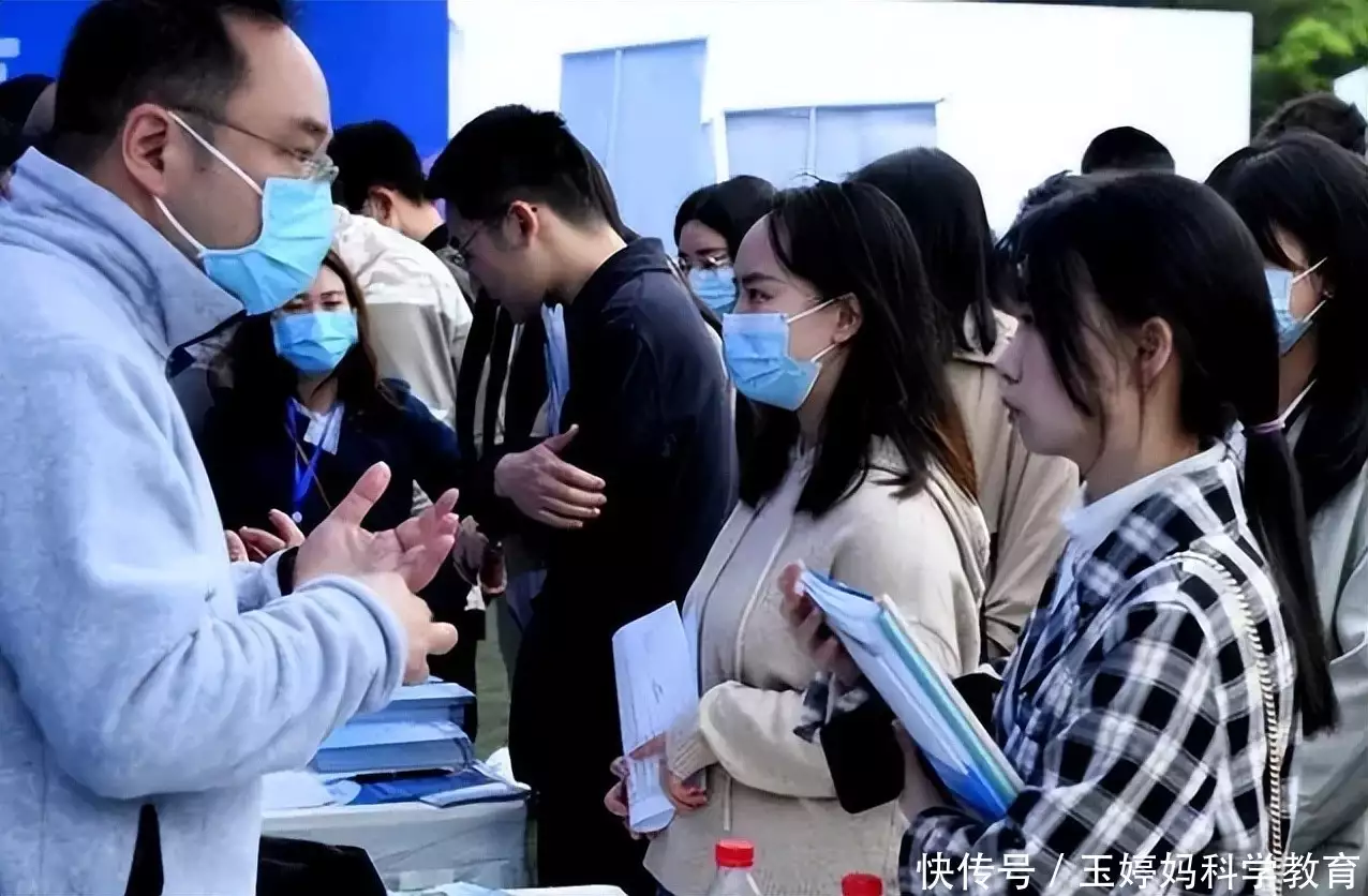 “三本不算本,专升本不要”,央企公布招聘标准,网友却表示支持战争年代,人民军队为何从没出现将领拥兵自重、军阀割据的现象? “三本不算本,专升本不要”,央企公布招聘标准,网友却表示支持战争年代,人民军队为何从没出现将领拥兵自重、军阀割据的现象?