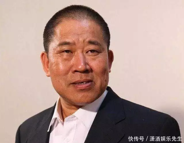 原创“歪嘴”杜旭东的女儿，34岁至今单身，看完照片网友：这谁敢娶厕所爆炸外壁漏气，美打算学着中国的样子，让国际空间站脱轨